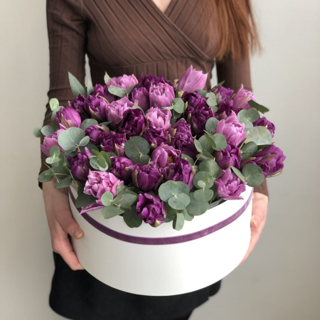 35 ПИОНОВИДНЫХ ТЮЛЬПАНОВ В КОРОБКЕ